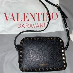Valentino Rockstud Grainy Leather Camera Bag. NWT!